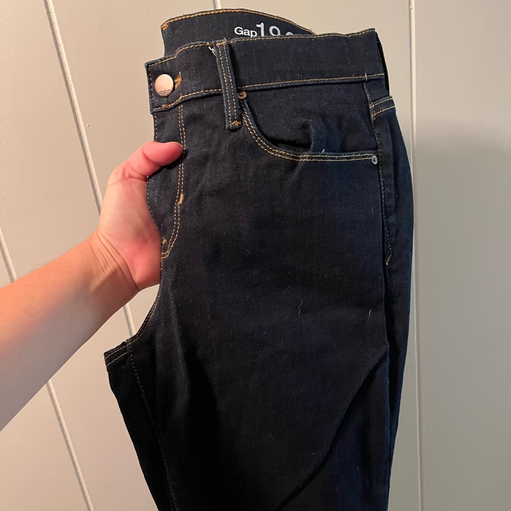 Gap Legging Jean Size 31 R (Women’s 12) Dark Wash
No tags, worn once